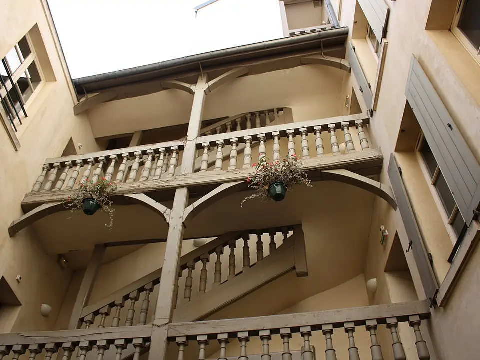 Cour intérieure de la maison natale de Claude Debussy, rue au Pain